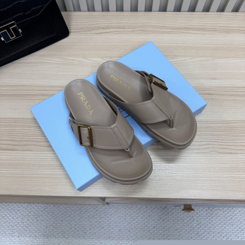 Pra*a slippers